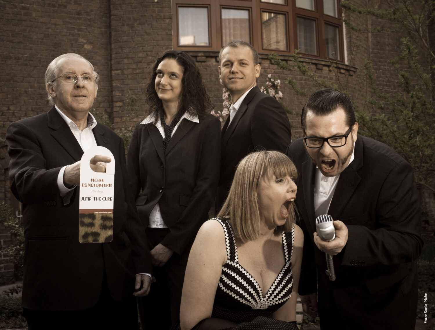 Bandfoto Jump The Curb